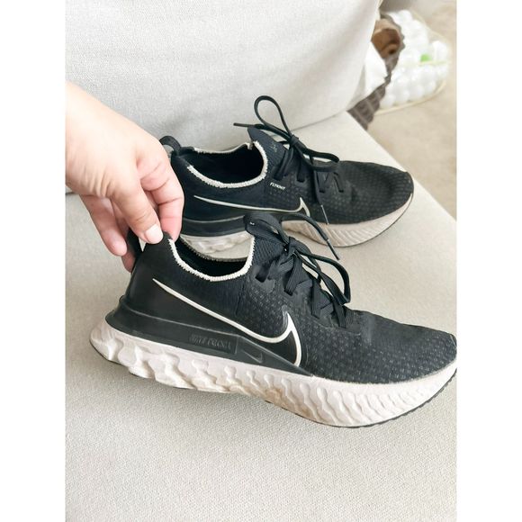 Nike Shoes - Nike React Flyknit Infinity Run sneakers size 8